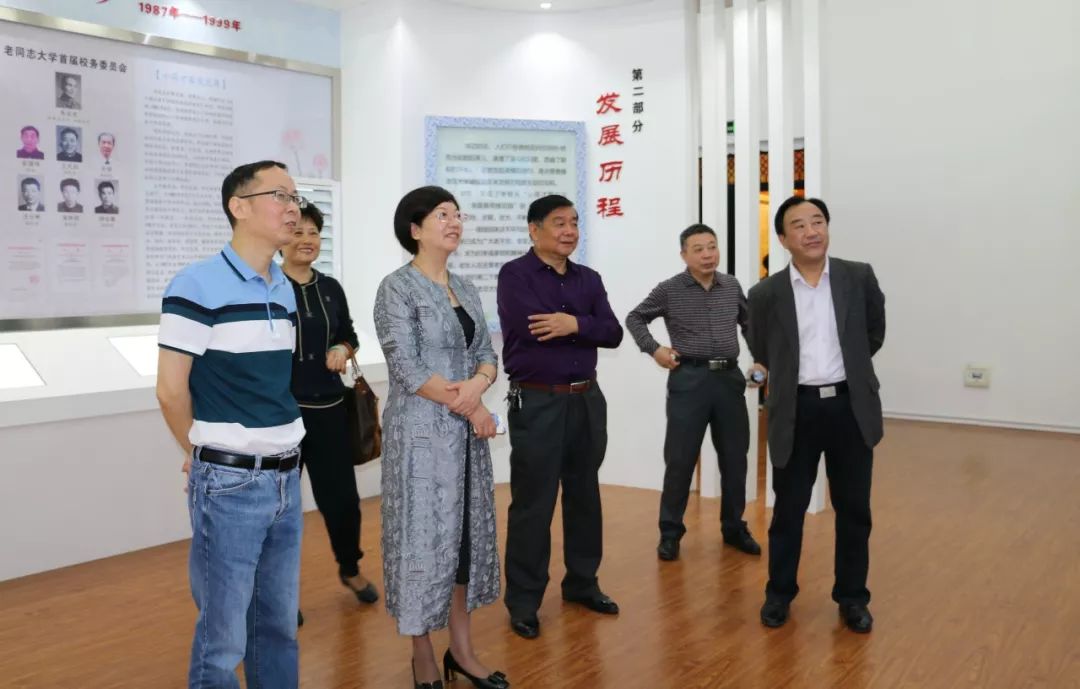 市委组织部副部长、市委老干部局局长汪春艳到景德镇老年大学调研指导工作