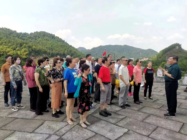 景德镇老年大学组织党建培训班学员赴浙江红色教育基地横店学习考察