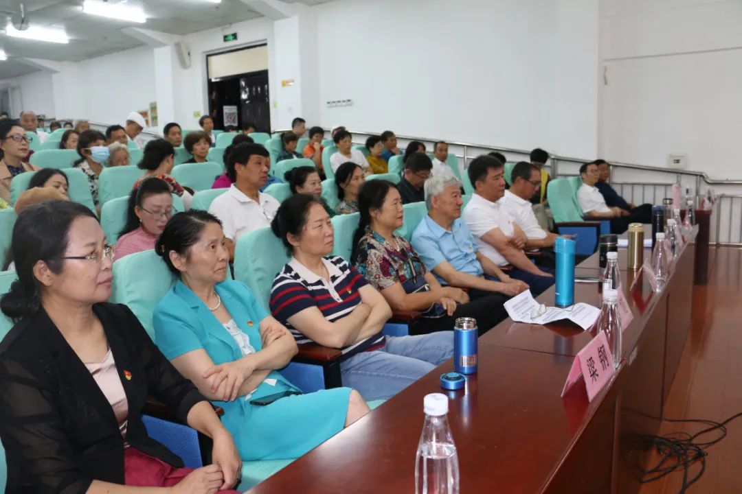 省老年大学《习近平著作选读》学习交流会在景德镇老年大学举行