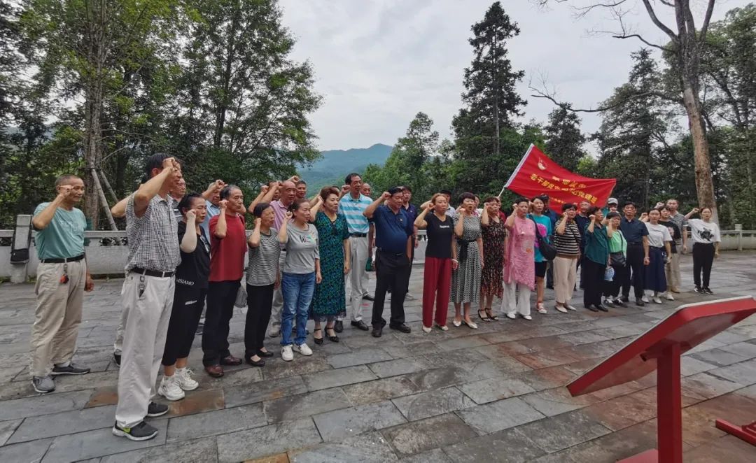弘扬革命精神 永葆党员本色 景德镇老年大学党建培训班举办结业典礼暨红色主题教育活动