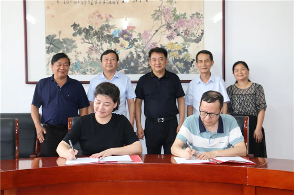 携手并进 共谋发展 景德镇老年大学与景德镇学院音乐舞蹈学院签署合作协议