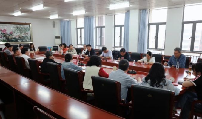 全市老年大学校长座谈会召开 研究落实江西老年大学调研组来景考察调研时的工作要求