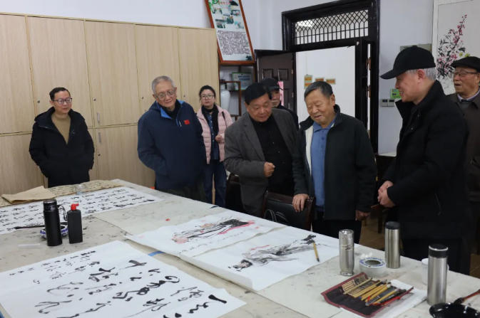 [第七届全国文明单位]徐州市老干部大学领导一行来景德镇老年大学考察调研